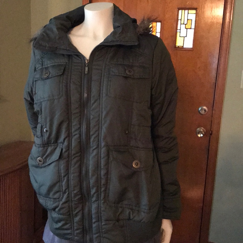 Dollhouse XL olive winter coat